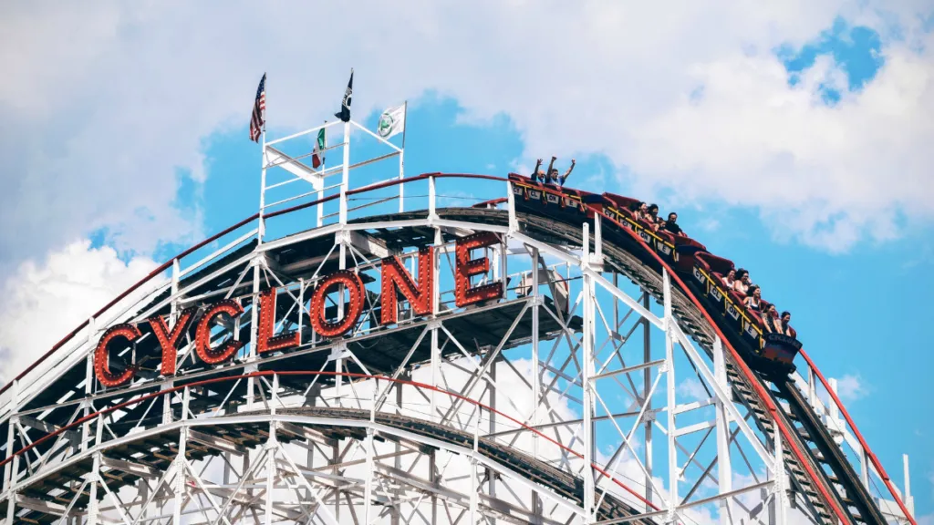 gay couples, thrill-seeking activities, date ideas, amusement parks, bungee jumping, First Date Ideas for Gay Couples, First Date Ideas for Adventurous Gay Couples