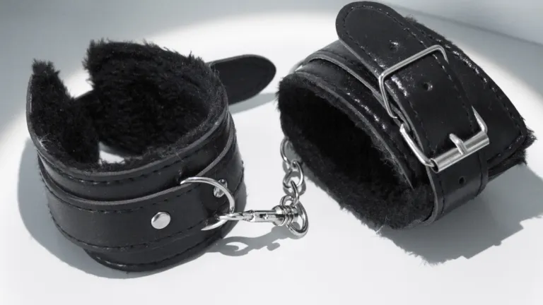 fetlife handcuffs